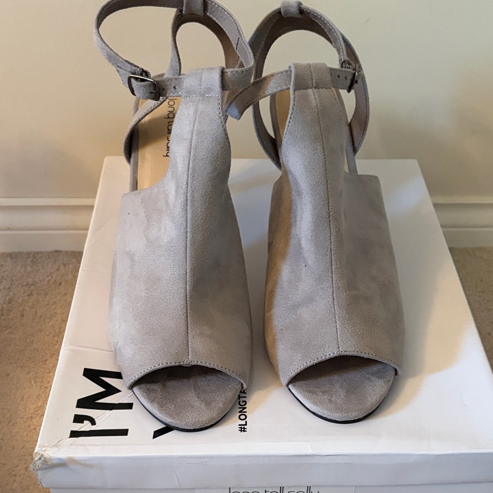 Sz 13 Long  Tall Sally Suede Gray Open-Toe Heels